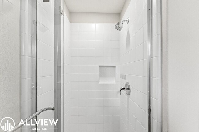 Building Photo - Your Next Home Awaits – Beautiful 3-Bedroom Irvine Townhome