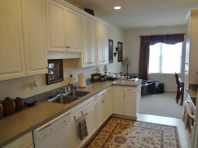 Building Photo - Brick End Unit Home in Taylor Springs NEW ...