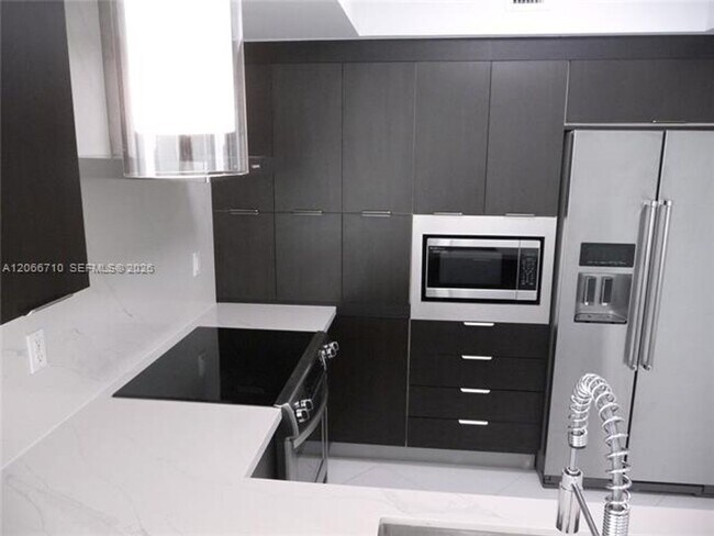 Building Photo - 250 Sunny Isles Blvd