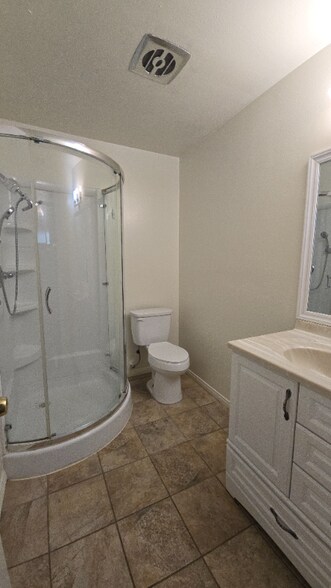 Building Photo - 553 E Lemon Ave