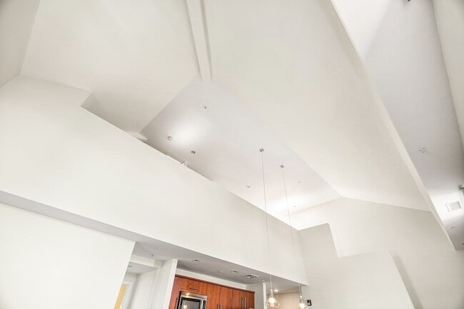 Building Photo - 51 Bow St