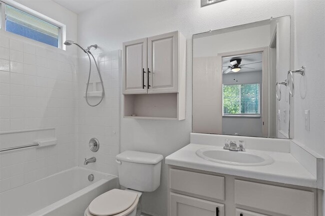 Building Photo - 16225 Hamilton Point Cir