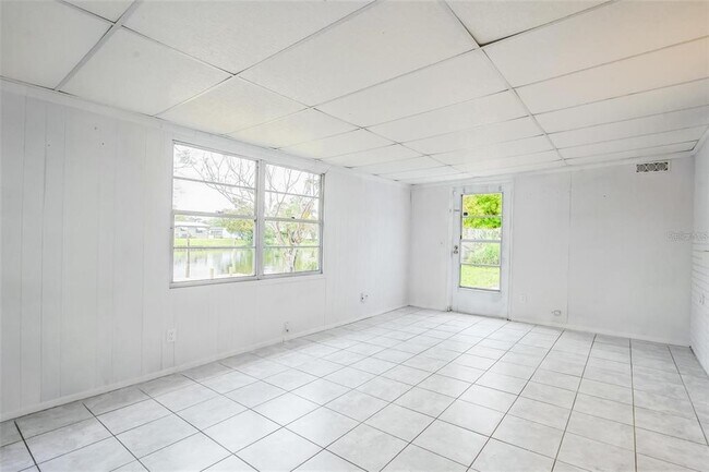 Building Photo - 1305 Estridge Dr