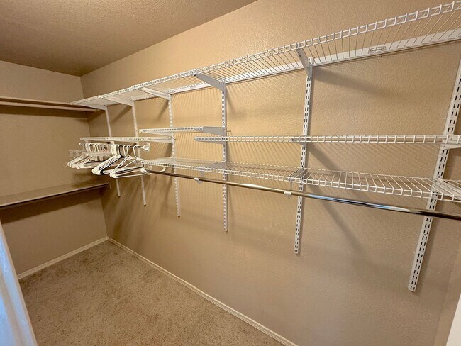 Building Photo - Northeast El Paso 3 Bed Refrig A/C