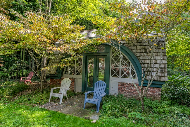 Building Photo - 54 Hodge Rd