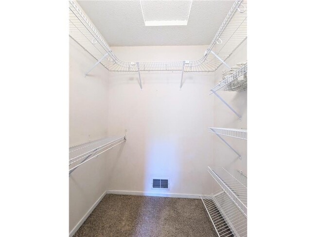 Building Photo - 14260 Empire Ave