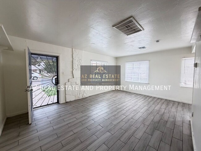 Building Photo - 7210 N 55th Dr