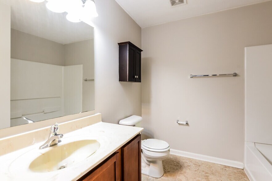 Building Photo - 2822 Armaugh Dr