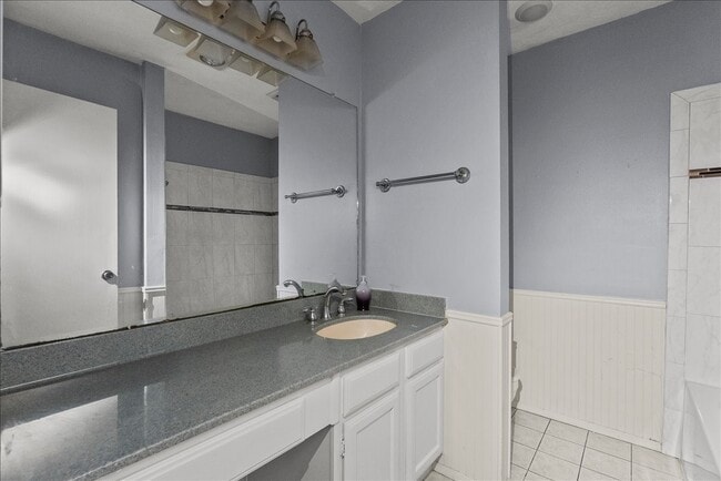 Building Photo - 2823 Forest Point Dr