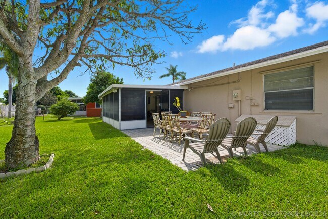 Building Photo - 8685 SW Keathley Ct