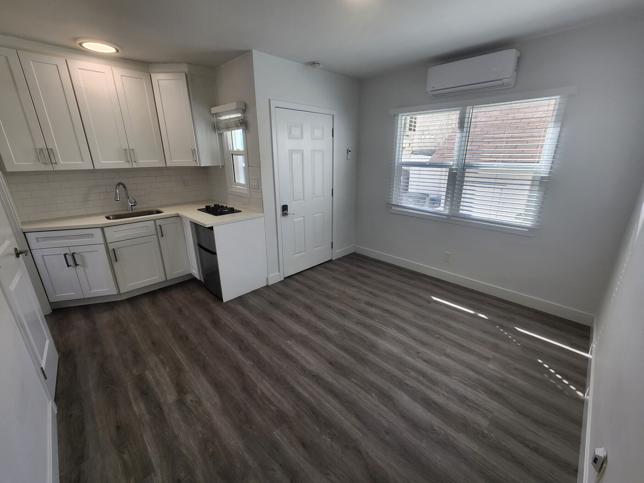 Building Photo - 383 Harvey Dr