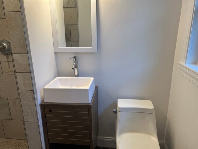 Building Photo - 71 Tamarack Rd