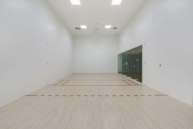 Building Photo - 225 N Miami Ave