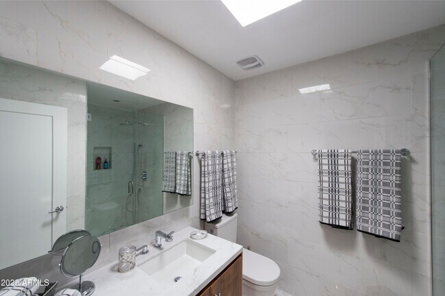Building Photo - 7319 E Northland Dr