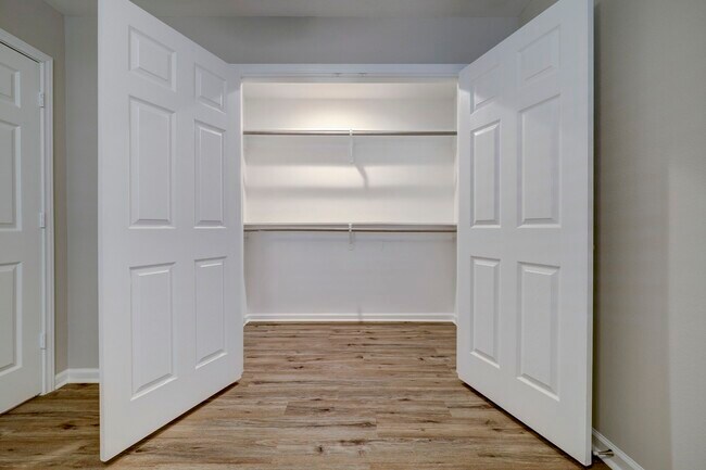 Building Photo - 512 Ridge St