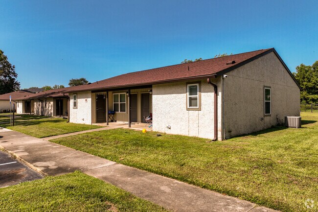 Primary - Mission Hills Apartments