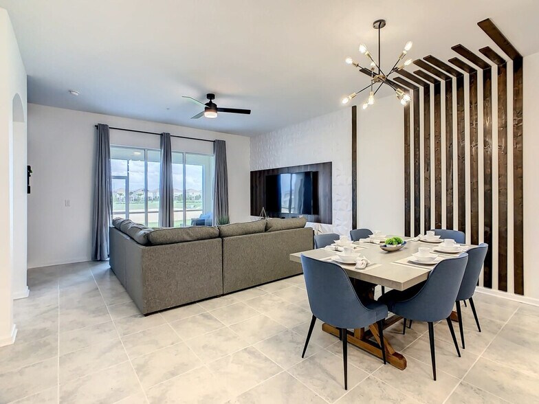 Building Photo - 1083 Splash Shot Pl