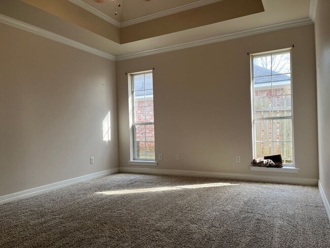 Building Photo - 2457 Brookside Dr