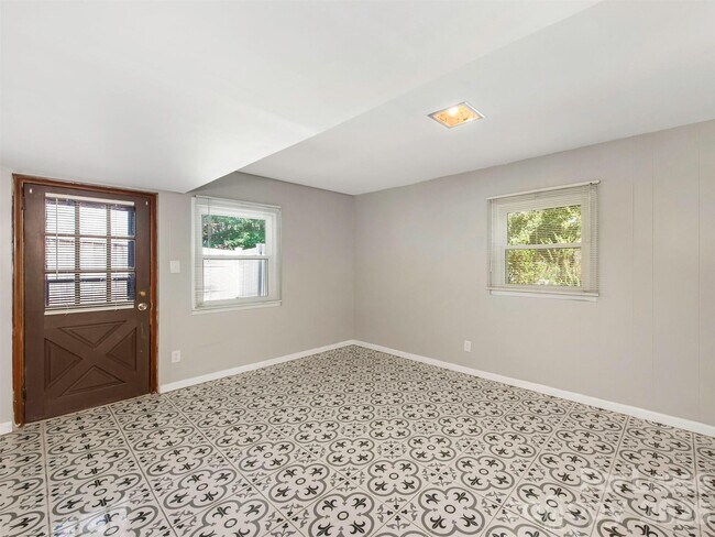 Building Photo - 5208 Furman Pl