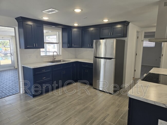 Building Photo - 13311 Susan Dr