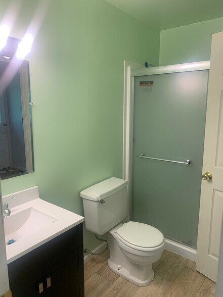 Bathroom 2 - 274 Hillcrest Ave