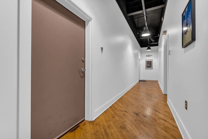 Building Photo - 2843 E Grand Blvd