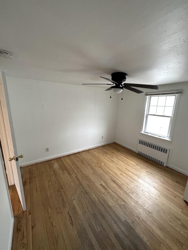 Building Photo - 6517 Durham Ave