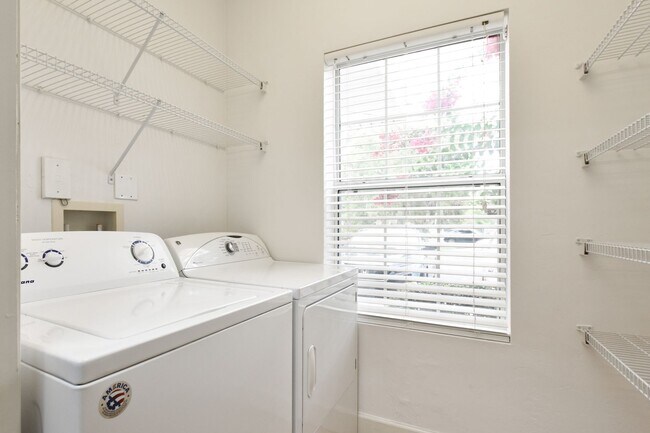 Building Photo - Wood's Edge South Townhouse – 2BR/2BA with Over 1,000 Sq. Ft. | Pet Friendly & Prime Location!