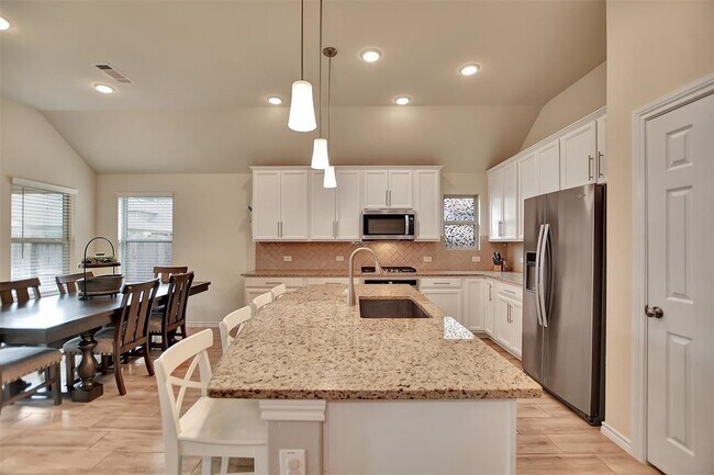 Building Photo - 9730 Hazel Fern Ct