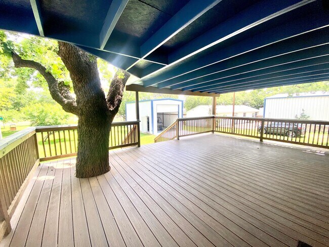 Building Photo - 689 Beaver