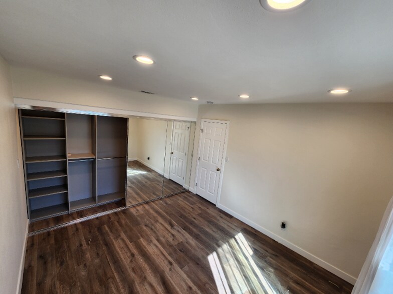 Building Photo - 1364 Belle St