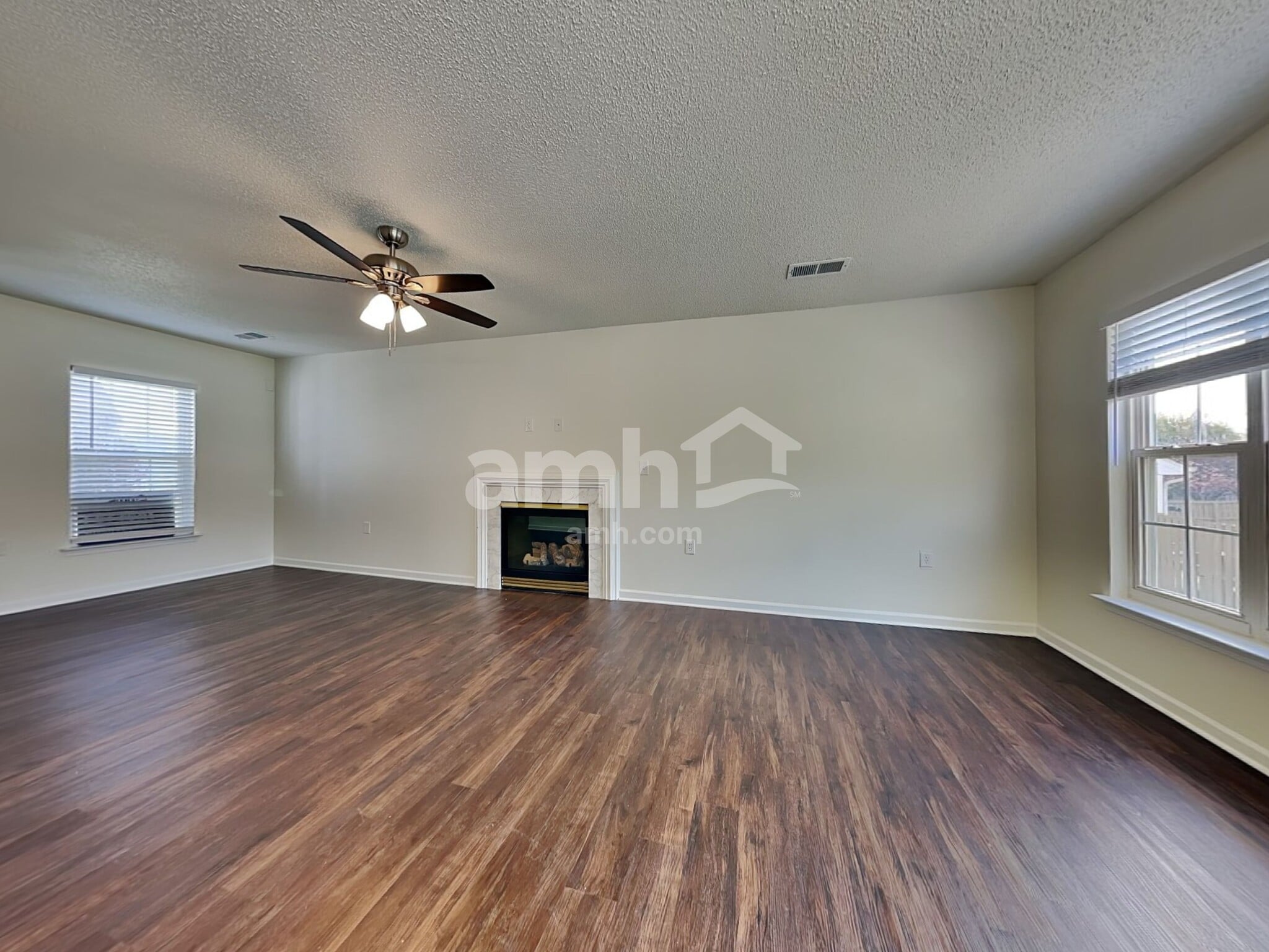 Building Photo - 7026 Blithe Low Pl