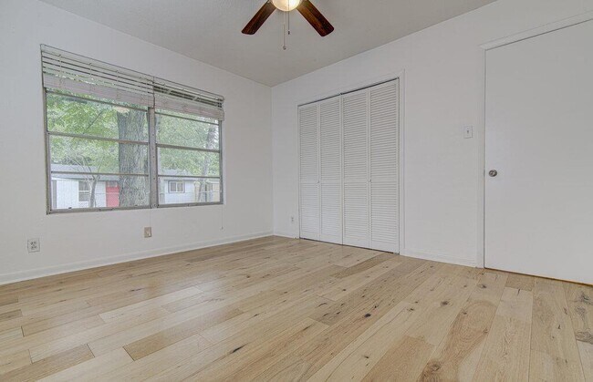 Building Photo - 1711 Brentwood St