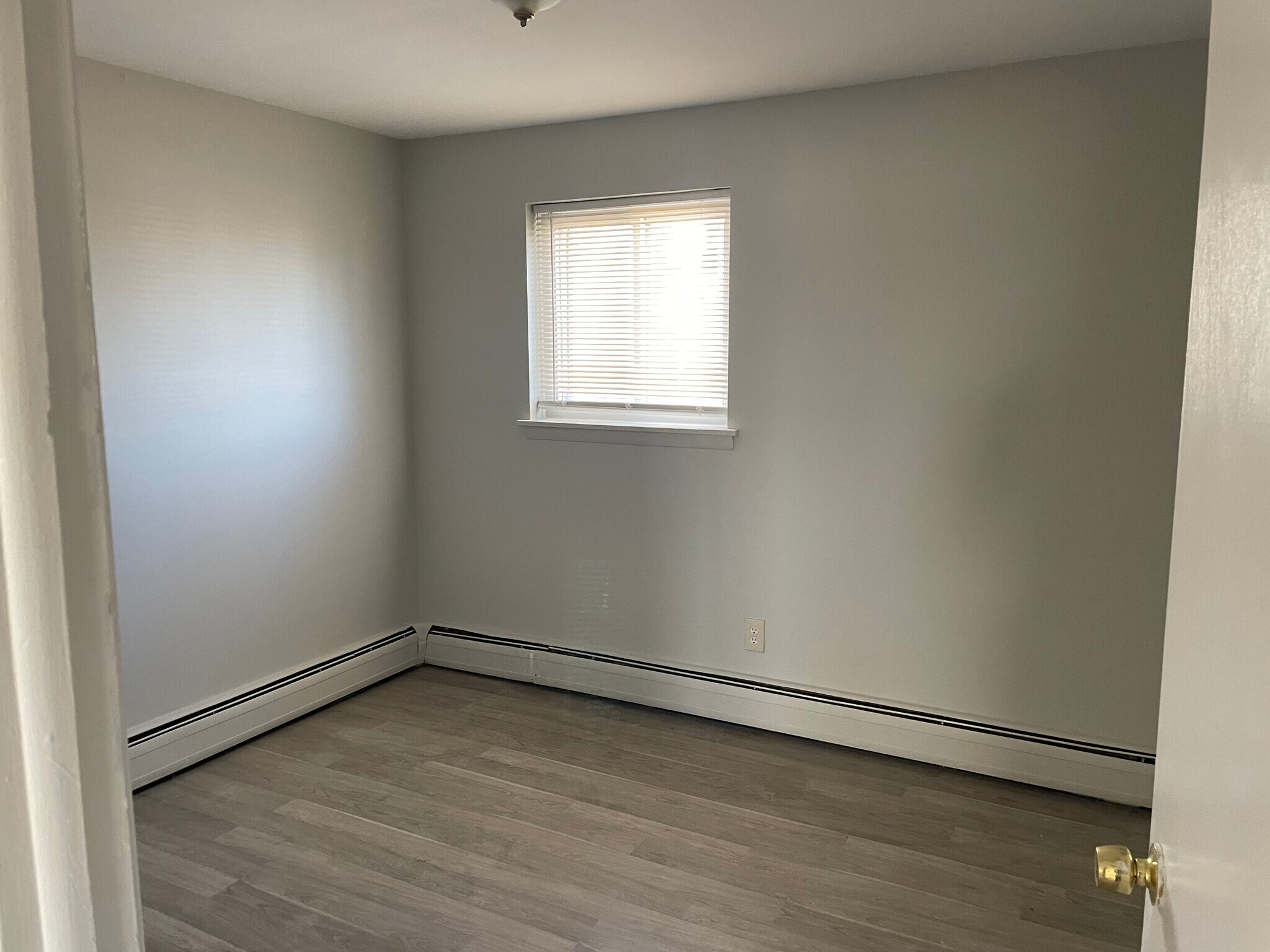 Building Photo - 4818 Unruh Ave