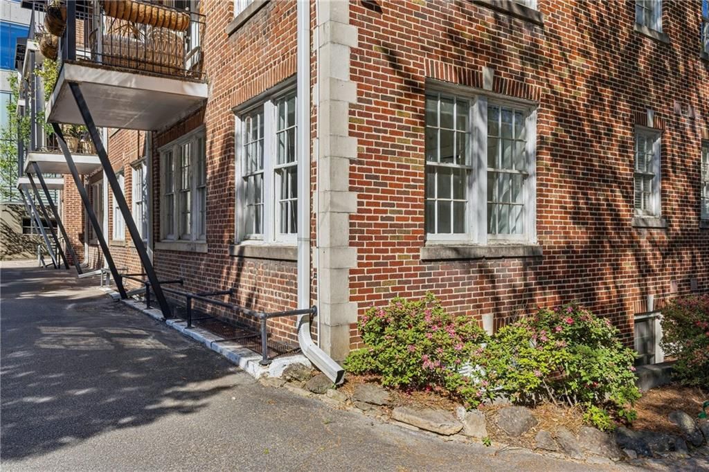 Building Photo - 61 16th St NE