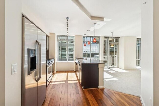 Building Photo - 1 bedroom in Seattle WA 98101