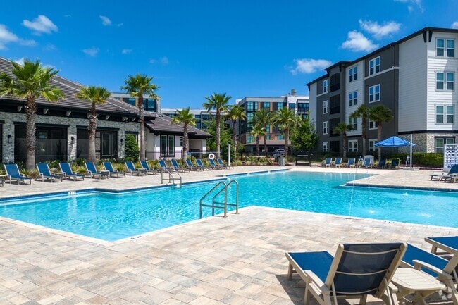 Building Photo - The Oasis at Town Center