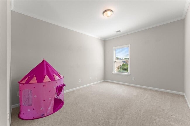 Building Photo - 156 Round Pond Dr