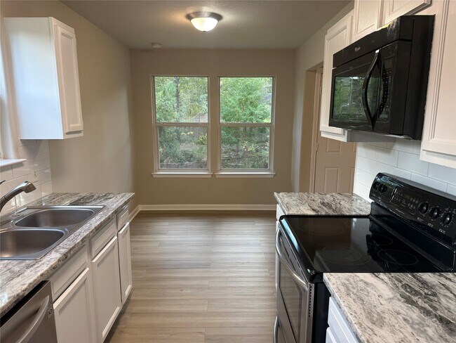 Building Photo - 10890 Royal Adrian Dr