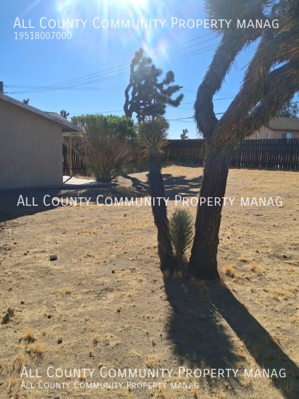 Building Photo - 58439 Palisade Dr
