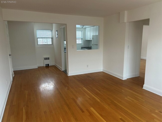 Building Photo - 15 Schenck Ave