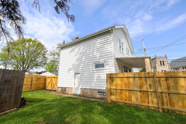 Building Photo - 2671 Whitehead Rd