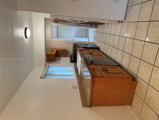 Building Photo - 2411 Rodman St