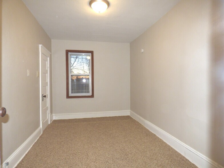 Upstairs Bedroom - 1510 13th Ave E