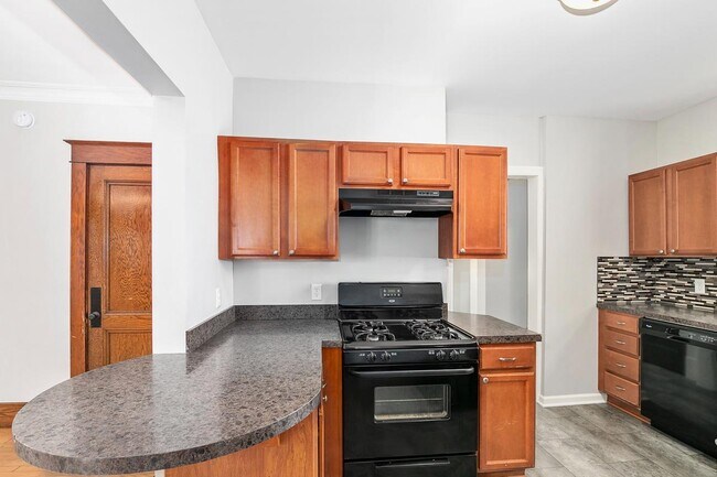 Building Photo - 220 Valley Ave SW