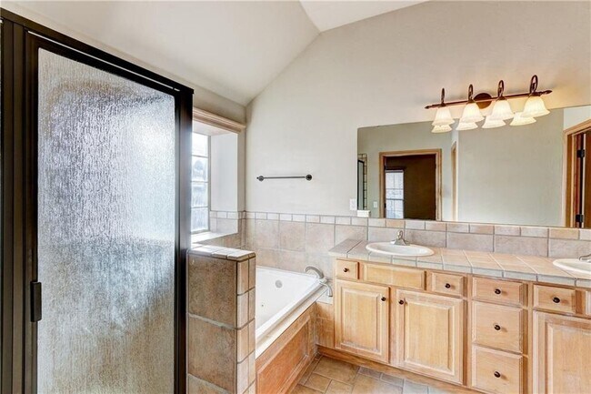 Building Photo - 16304 Vallejo Pl
