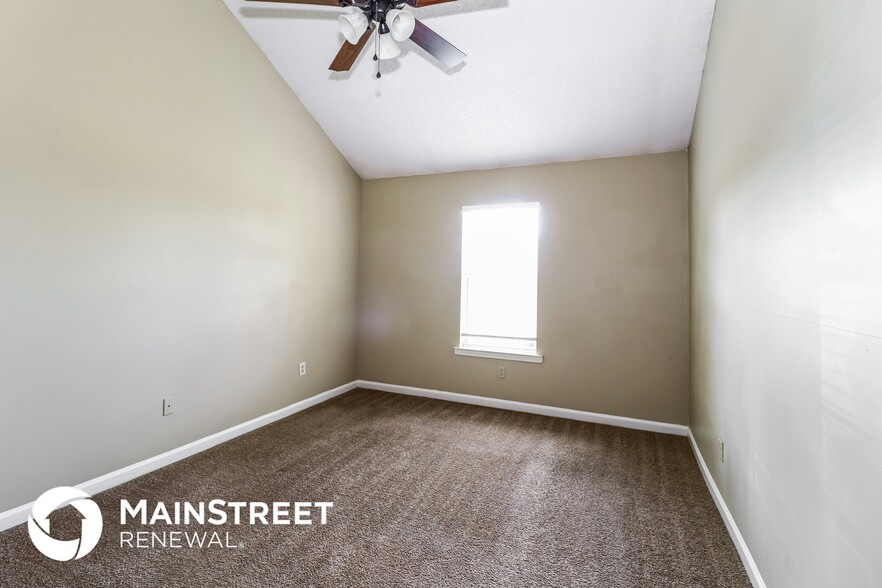 Building Photo - 7046 Foxhall Dr