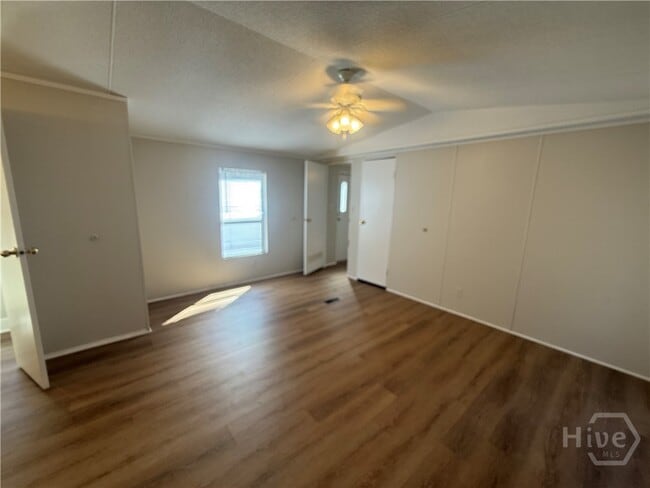 Building Photo - 844 Log Landing Rd