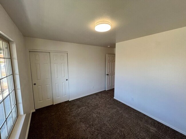 Building Photo - One Third Acre lot Three Bedroom near Spanish Springs High