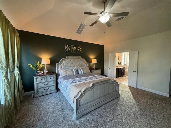 Building Photo - 735 Expedition Way